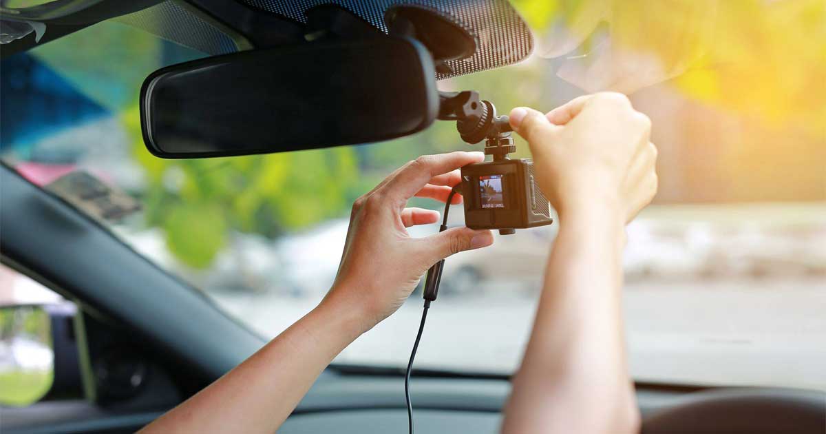 Pourquoi installer une dashcam dans sa voiture ?